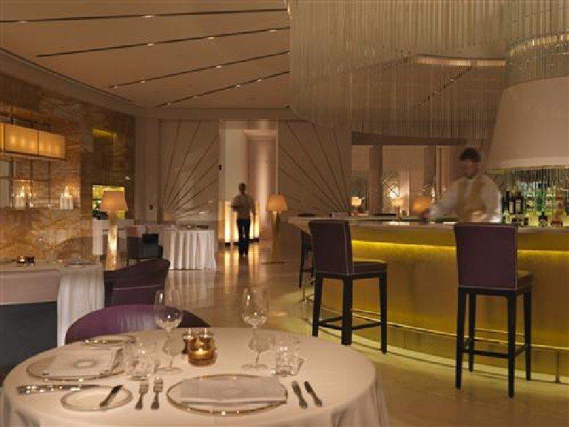 فندق ميلينيوم الروضة أبو ظبي المظهر الخارجي الصورة The restaurant's interior