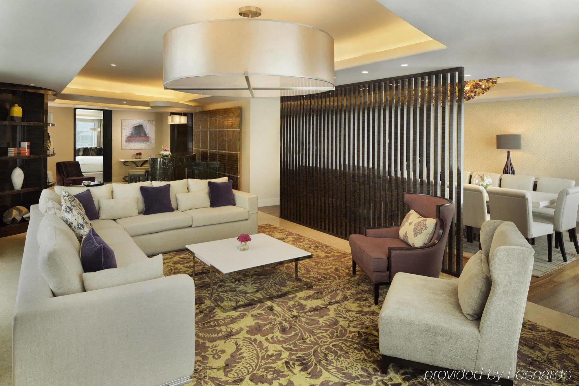 فندق ميلينيوم الروضة أبو ظبي المظهر الخارجي الصورة The hotel's lobby