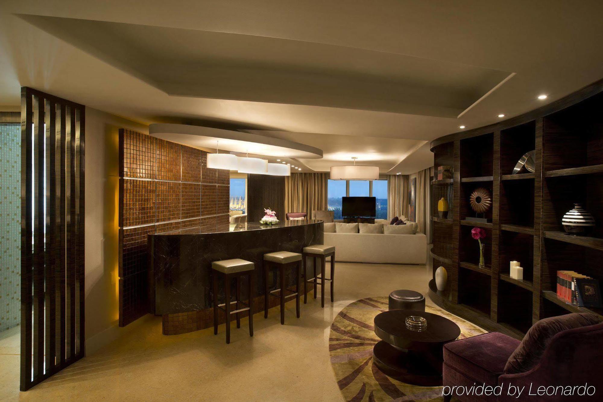 فندق ميلينيوم الروضة أبو ظبي المظهر الخارجي الصورة A suite at the Mandarin Oriental, Bangkok