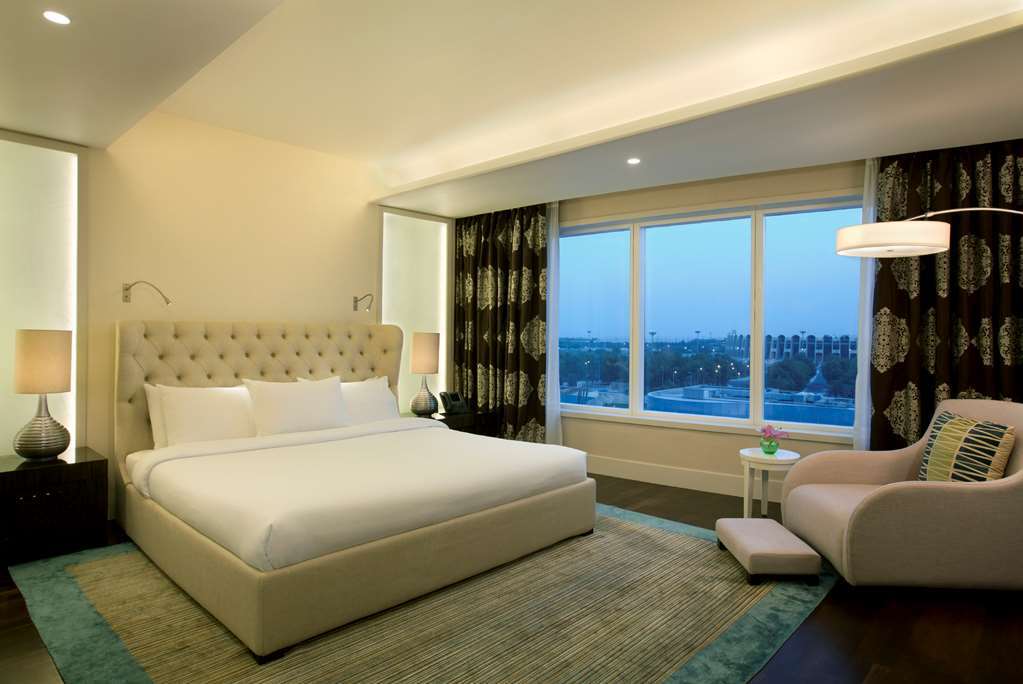 فندق ميلينيوم الروضة أبو ظبي الغرفة الصورة A room at the hotel